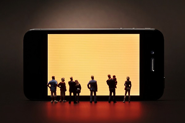 포토 JPG 스튜디오촬영 인형 모바일 무선통신 실내 사람없음 스마트폰 핸드폰 모형 통신기기 미니어처 피규어 전화기 국내포토 통신 내부 전자제품 스마트기기 기계 파일형식