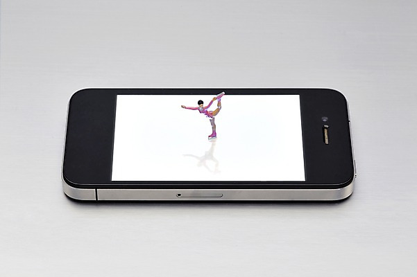 포토 JPG 스튜디오촬영 인형 모바일 무선통신 실내 사람없음 스마트폰 핸드폰 운동 모형 통신기기 미니어처 피규어 스케이트 피겨스케이팅 전화기 피겨선수 스케이터 국내포토 스포츠용품 통신 운동선수 건강 내부 전자제품 스마트기기 기계 스케이팅 파일형식