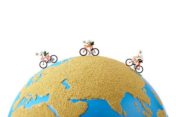 포토 JPG 스튜디오촬영 지구 인형 육상교통 교통수단 실내 누끼 사람없음 지구본 모형 자전거 미니어처 피규어 승차 국내포토 교통 모션 내부 바이크 파일형식