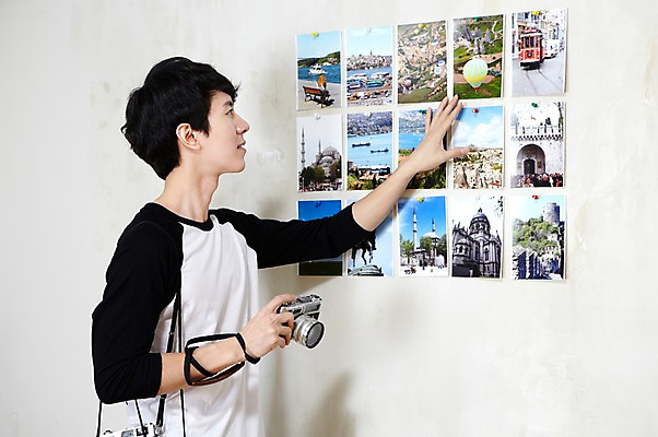 포토 JPG 스튜디오촬영 라이프스타일 응시 남자 맨라이프 여행 실내 한명 들기 사람 동양인 상반신 20대 성인 취미 옆모습 카메라 사진촬영 촬영 전시 감상 한국인 즐거움 기념사진 남자만 남자한명만 성인남자만 청년만 청년남자만 청년남자한명만 성인한명만 성인남자한명만 성인만 국내포토 1 시선 감정 뷰포인트 모션 인종 청년 내부 생활 전자제품 파일형식