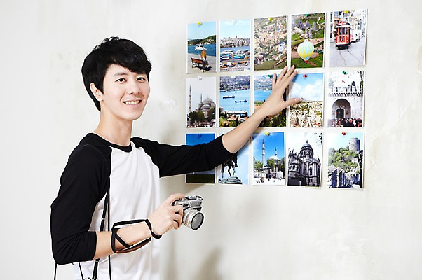 포토 JPG 스튜디오촬영 라이프스타일 남자 맨라이프 여행 실내 한명 미소 웃음 들기 사람 동양인 상반신 20대 성인 취미 옆모습 카메라 사진촬영 촬영 전시 한국인 즐거움 기념사진 남자만 남자한명만 성인남자만 청년만 청년남자만 청년남자한명만 성인한명만 성인남자한명만 성인만 국내포토 1 감정 뷰포인트 모션 표정 인종 청년 내부 생활 전자제품 파일형식