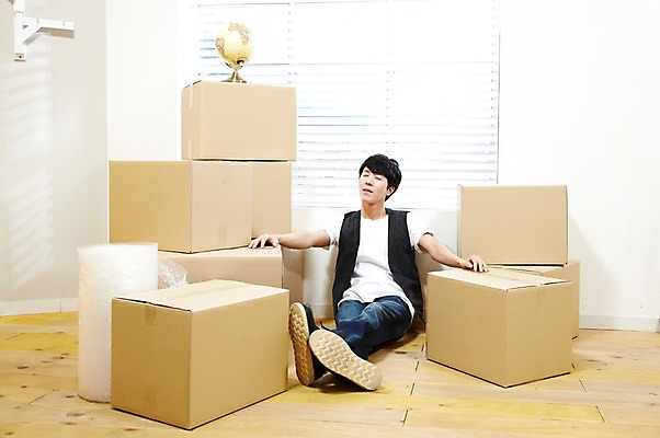 포토 JPG 스튜디오촬영 전신 라이프스타일 남자 이동 창문 휴식 실내 한명 사람 앉기 동양인 20대 성인 앞모습 상자 지구본 눈감음 한국인 짐 블라인드 마루 이사 포장지 신혼 이삿짐 비닐 짐싸기 남자만 남자한명만 성인남자만 청년만 청년남자만 청년남자한명만 성인한명만 성인남자한명만 성인만 국내포토 1 뷰포인트 컨셉 포장 모션 재질 바닥 인종 청년 내부 생활 커튼 파일형식