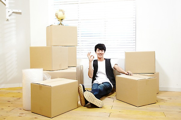 포토 JPG 스튜디오촬영 전신 라이프스타일 남자 이동 창문 휴식 실내 한명 미소 웃음 사람 앉기 동양인 손짓 20대 성인 앞모습 상자 지구본 한국인 짐 최고 블라인드 마루 이사 OK 승낙 포장지 만족 신혼 긍정 이삿짐 비닐 짐싸기 남자만 남자한명만 성인남자만 청년만 청년남자만 청년남자한명만 성인한명만 성인남자한명만 성인만 국내포토 1 감정 뷰포인트 컨셉 포장 모션 재질 바닥 표정 인종 청년 내부 생활 커튼 파일형식