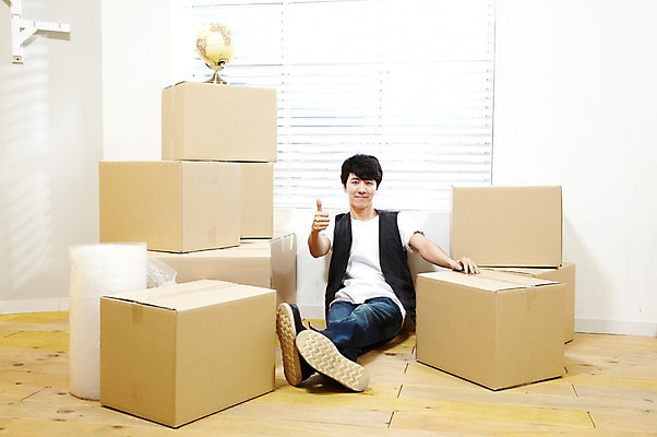 포토 JPG 스튜디오촬영 전신 라이프스타일 남자 이동 창문 휴식 실내 한명 미소 웃음 사람 앉기 동양인 손짓 20대 성인 앞모습 상자 지구본 한국인 짐 최고 블라인드 마루 이사 포장지 신혼 이삿짐 비닐 짐싸기 남자만 남자한명만 성인남자만 청년만 청년남자만 청년남자한명만 성인한명만 성인남자한명만 성인만 국내포토 1 뷰포인트 컨셉 포장 모션 재질 바닥 표정 인종 청년 내부 생활 커튼 파일형식