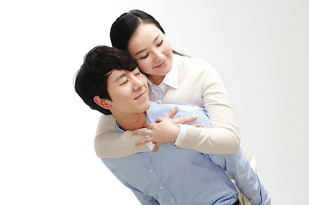 포토 JPG 스튜디오촬영 라이프스타일 부부 커플 여자 남자 한쌍 커플라이프 신혼부부 실내 미소 웃음 누끼 사람 동양인 상반신 20대 성인 두명 앞모습 눈감음 한국인 신혼 업기 청년만 성인만 국내포토 뷰포인트 관계 모션 표정 인종 청년 내부 생활 파일형식