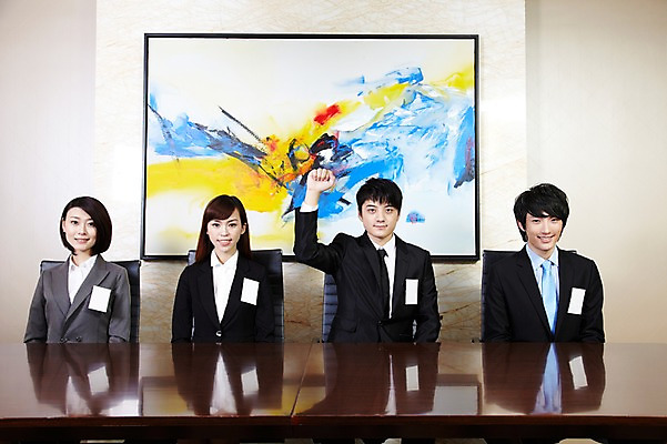 포토 JPG 외국인 해외기획촬영 직업 라이프스타일 여자 남자 액자 의자 비즈니스 2011년중국 탁자 실내 미소 웃음 사람 앉기 동양인 정장 여러명 상반신 20대 성인 앞모습 비즈니스라이프 사무실 중국인 손들기 중국 구직 직장인 비즈니스맨 비즈니스우먼 자신감 목표 계획 이름표 청도 회의실 신입사원 면접 열정 미팅룸 청년만 성인만 국내포토 옷 감정 아시아 뷰포인트 가구 다수 컨셉 모션 표정 인종 청년 내부 생활 파일형식