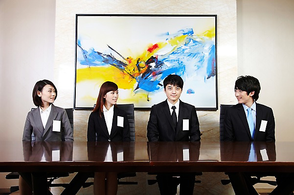 포토 JPG 외국인 해외기획촬영 직업 라이프스타일 응시 여자 남자 액자 의자 비즈니스 2011년중국 탁자 실내 미소 웃음 사람 앉기 동양인 정장 여러명 20대 성인 앞모습 비즈니스라이프 사무실 중국인 중국 구직 직장인 비즈니스맨 비즈니스우먼 목표 계획 이름표 청도 회의실 신입사원 면접 열정 미팅룸 청년만 성인만 국내포토 시선 옷 감정 아시아 뷰포인트 가구 다수 컨셉 모션 표정 인종 청년 내부 생활 파일형식