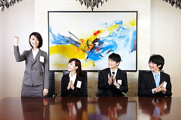 포토 JPG 외국인 해외기획촬영 직업 라이프스타일 응시 여자 남자 액자 의자 비즈니스 2011년중국 탁자 실내 서기 미소 웃음 사람 앉기 동양인 정장 손짓 여러명 상반신 20대 성인 앞모습 비즈니스라이프 사무실 중국인 파이팅 중국 주먹 구직 축하 직장인 비즈니스맨 비즈니스우먼 자신감 목표 계획 이름표 박수 청도 회의실 신입사원 면접 열정 미팅룸 청년만 성인만 국내포토 시선 옷 감정 아시아 뷰포인트 가구 다수 컨셉 모션 표정 인종 청년 내부 생활 파일형식