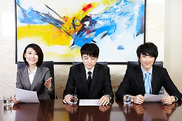 포토 JPG 외국인 해외기획촬영 직업 라이프스타일 여자 남자 액자 의자 비즈니스 2011년중국 탁자 잔 실내 미소 웃음 사람 앉기 동양인 정장 손짓 상반신 20대 성인 앞모습 컵 세명 비즈니스라이프 사무실 중국인 중국 구직 직장인 비즈니스맨 비즈니스우먼 목표 계획 질문 청도 물컵 회의실 면접 문서 열정 미팅룸 권유 면접관 청년만 성인만 국내포토 식기 옷 감정 아시아 뷰포인트 가구 컨셉 모션 표정 인종 청년 내부 생활 파일형식