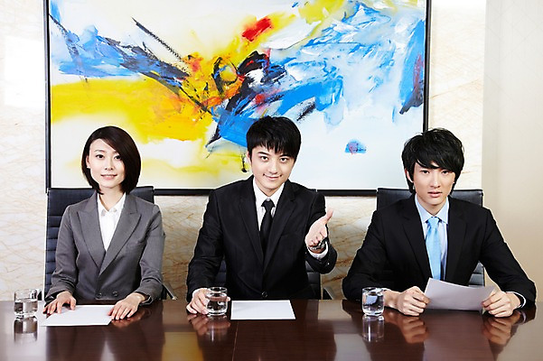 포토 JPG 외국인 해외기획촬영 직업 라이프스타일 여자 남자 액자 의자 비즈니스 2011년중국 탁자 잔 실내 미소 웃음 사람 앉기 동양인 정장 손짓 상반신 20대 성인 앞모습 컵 세명 비즈니스라이프 사무실 중국인 중국 구직 직장인 비즈니스맨 비즈니스우먼 목표 계획 질문 청도 물컵 회의실 면접 문서 열정 미팅룸 권유 면접관 청년만 성인만 국내포토 식기 옷 감정 아시아 뷰포인트 가구 컨셉 모션 표정 인종 청년 내부 생활 파일형식