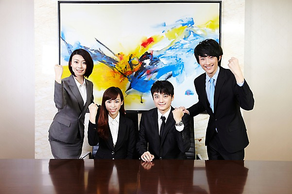 포토 JPG 외국인 해외기획촬영 직업 라이프스타일 여자 남자 액자 의자 비즈니스 2011년중국 탁자 회의 협력 실내 서기 미소 웃음 사람 앉기 동양인 정장 손짓 여러명 20대 성인 앞모습 비즈니스라이프 사무실 중국인 파이팅 중국 주먹 모임 직장인 비즈니스맨 비즈니스우먼 목표 계획 청도 동료 회의실 열정 미팅룸 청년만 성인만 국내포토 옷 감정 아시아 뷰포인트 가구 다수 컨셉 관계 모션 표정 인종 청년 내부 생활 파일형식