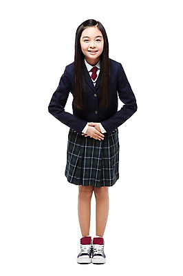 포토 JPG 스튜디오촬영 전신 학생 라이프스타일 긴머리 여학생 여자 교복 포즈 운동화 모션 중학생 청소년 실내 숙이기 한명 서기 미소 웃음 누끼 사람 동양인 앞모습 10대 스쿨라이프 십대라이프스타일 한국인 예절 인사 스니커즈 여중생 손모으기 여자만 여자한명만 십대만 십대여자만 십대여자한명만 국내포토 1 헤어스타일 옷 뷰포인트 신발 학교 표정 인종 손짓 내부 생활 파일형식