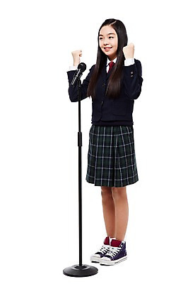 포토 JPG 스튜디오촬영 전신 학생 라이프스타일 긴머리 응시 여학생 여자 교복 운동화 모션 중학생 청소년 실내 한명 서기 미소 웃음 누끼 사람 동양인 손짓 옆모습 10대 스쿨라이프 십대라이프스타일 주먹 한국인 발표 강의 스니커즈 스탠드마이크 마이크 여중생 여자만 여자한명만 십대만 십대여자만 십대여자한명만 국내포토 1 헤어스타일 시선 옷 뷰포인트 음향기기 신발 학교 표정 인종 내부 생활 파일형식