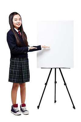 포토 JPG 스튜디오촬영 전신 학생 라이프스타일 긴머리 여학생 여자 교복 운동화 모션 중학생 청소년 안내 실내 설명 한명 서기 미소 웃음 누끼 사람 동양인 손짓 앞모습 10대 스쿨라이프 십대라이프스타일 한국인 발표 스니커즈 이젤 여중생 여자만 여자한명만 십대만 십대여자만 십대여자한명만 국내포토 1 헤어스타일 옷 뷰포인트 신발 학교 표정 인종 내부 생활 미술도구 파일형식