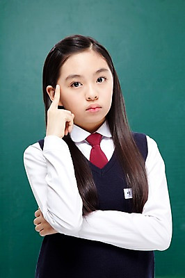 포토 JPG 스튜디오촬영 학생 라이프스타일 긴머리 여학생 여자 교복 생각 모션 중학생 청소년 실내 한명 사람 동양인 손짓 상반신 앞모습 10대 스쿨라이프 십대라이프스타일 칠판 한국인 여중생 여자만 여자한명만 십대만 십대여자만 십대여자한명만 국내포토 1 헤어스타일 옷 뷰포인트 학교 인종 내부 생활 파일형식