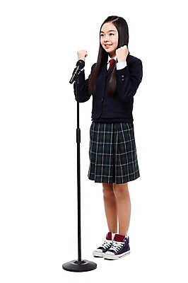 포토 JPG 스튜디오촬영 전신 학생 라이프스타일 긴머리 응시 여학생 여자 교복 운동화 모션 중학생 청소년 실내 한명 서기 미소 웃음 누끼 사람 동양인 손짓 옆모습 10대 스쿨라이프 십대라이프스타일 주먹 한국인 발표 강의 스니커즈 스탠드마이크 마이크 여중생 여자만 여자한명만 십대만 십대여자만 십대여자한명만 국내포토 1 헤어스타일 시선 옷 뷰포인트 음향기기 신발 학교 표정 인종 내부 생활 파일형식