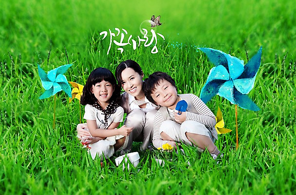 전신 PSD 식물 동물 편집이미지 여자 남자 꽃 딸 행복 화분 아들 어린이 나비 곤충 가족 엄마 함께함 사랑 가족애 미소 웃음 사람 앉기 소녀 소년 잔디 초원 성인 세명 화목 자녀 물방울 풀 비눗방울 모종삽 삽 바람개비 공기방울 분갈이 화분갈이 이미지편집 감정 컨셉 관계 모션 표정 원예 파일형식