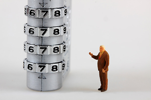 포토 JPG 스튜디오촬영 남자 인형 컨셉 비즈니스 열쇠 자물쇠 실내 근접촬영 사람없음 아웃포커스 금융 경제 숫자 모형 미니어처 피규어 비즈니스맨 암호 오브젝트 잠금 보안 번호자물쇠 남자만 국내포토 문자 뷰포인트 촬영기법 안전 사람 내부 직장인 파일형식