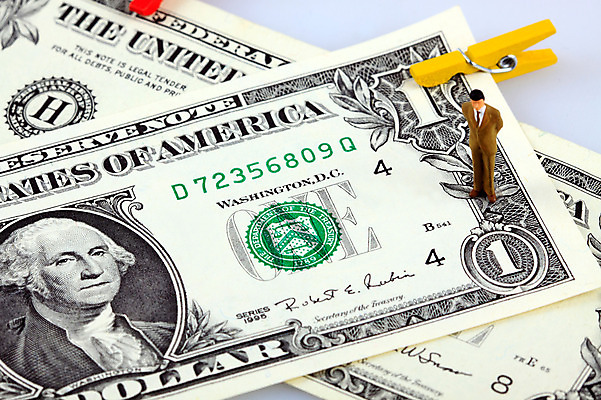 포토 JPG 스튜디오촬영 남자 인형 컨셉 지폐 돈 비즈니스 실내 집게 근접촬영 사람없음 금융 경제 하이앵글 모형 달러 미니어처 피규어 비즈니스맨 오브젝트 외화 1달러 대통령 조지워싱턴 남자만 국내포토 뷰포인트 사람 내부 직장인 재산 정치가 파일형식