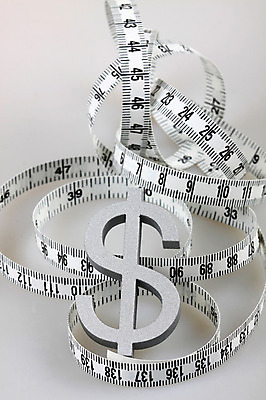 포토 JPG 스튜디오촬영 문자 기호 컨셉 돈 비즈니스 실내 줄자 근접촬영 사람없음 아웃포커스 금융 경제 달러 도구 화폐기호 오브젝트 외화 감싸기 말린_둥글게 국내포토 뷰포인트 모션 촬영기법 자 내부 재산 화폐 파일형식