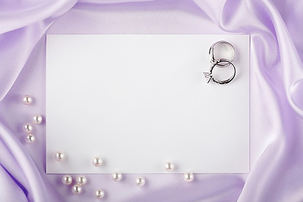 포토 JPG 스튜디오촬영 배너 종이 결혼 장신구 안내 사각프레임 광고판 알림판 실내 선물 설명 사람없음 흰색 반지 보석 알림 오브젝트 예물 결혼반지 진주 커플반지 결혼소품 다이아몬드반지 예물반지 국내포토 카드프레임 컬러 모션 프레임 이벤트 내부 사각형 광석 판 파일형식