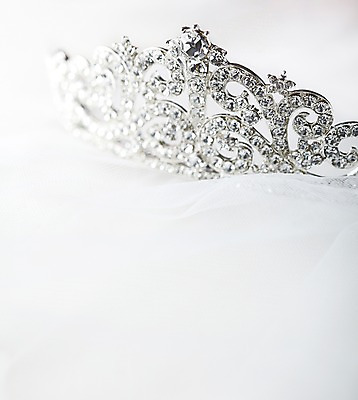 포토 JPG 스튜디오촬영 결혼 장신구 왕관 면사포 실내 선물 근접촬영 사람없음 아웃포커스 보석 오브젝트 티아라 예물 결혼소품 국내포토 뷰포인트 촬영기법 이벤트 내부 광석 파일형식