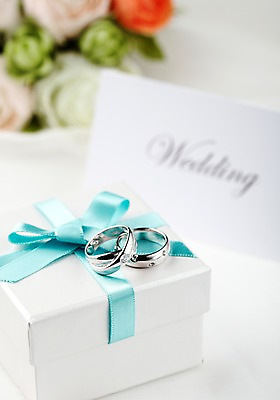 포토 JPG 스튜디오촬영 식물 꽃 부케 결혼 장신구 실내 선물 근접촬영 사람없음 아웃포커스 반지 보석 오브젝트 예물 청첩장 결혼반지 결혼소품 반지케이스 예물반지 국내포토 카드프레임 뷰포인트 꽃다발 카드_감사 프레임 촬영기법 이벤트 내부 광석 보관함 파일형식