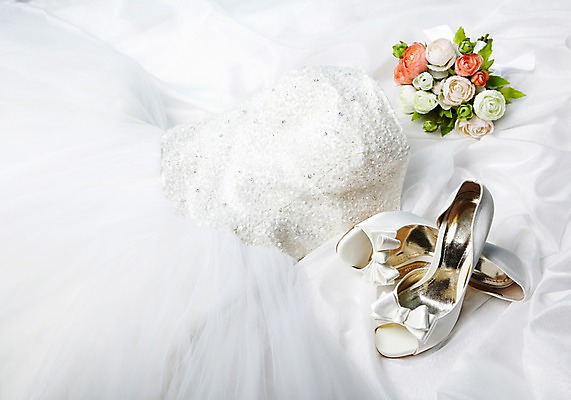 포토 JPG 스튜디오촬영 식물 드레스 꽃 구두 부케 웨딩드레스 결혼 신발 실내 사람없음 하이앵글 여성화 오브젝트 결혼소품 웨딩슈즈 국내포토 옷 뷰포인트 꽃다발 이벤트 내부 파일형식