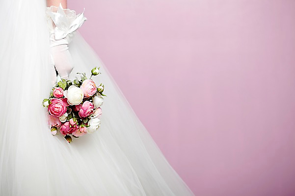 포토 JPG 스튜디오촬영 식물 드레스 여자 꽃 신부 부케 웨딩드레스 장갑 결혼 실내 한명 들기 근접촬영 상반신 성인 아웃포커스 신체부위 장미 오브젝트 결혼소품 웨딩장갑 여자만 여자한명만 성인여자만 성인만 국내포토 1 잡화 옷 뷰포인트 꽃다발 모션 촬영기법 사람 이벤트 내부 파일형식