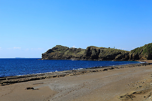 포토 JPG 주간 구름 바다 자연 하늘 한국 사람 풍경 해변 야외 제주도 절벽 돌_바위 바위 국내포토 자연요소 아시아 생태계 파일형식