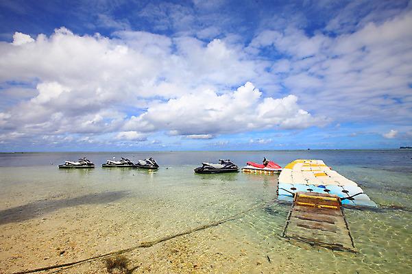 포토 JPG 주간 나무 식물 구름 해외풍경 해외 계절 물결 파도 바다 섬 여행 하늘 휴가 풍경 해변 사람없음 야외 여름 레포츠 여름휴가 바캉스 항구 맑음 수상스포츠 보트 수면 휴양지 남태평양 제트스키 사이판 선박 국내포토 자연요소 스포츠 수상교통 배_교통 교통시설 레저 날씨 물 장소 오세아니아 태평양 파일형식 여름_계절