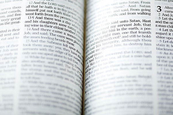 포토 JPG 스튜디오촬영 기독교 백그라운드 종교용품 기독교용품 실내 근접촬영 사람없음 아웃포커스 간행물 책 성경 오브젝트 국내포토 종교 뷰포인트 촬영기법 내부 파일형식