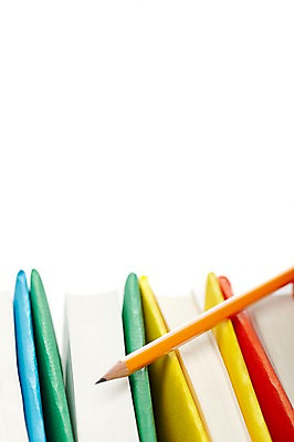 포토 JPG 스튜디오촬영 표지 백그라운드 실내 근접촬영 사람없음 간행물 책 필기구 연필 쌓기 커버 오브젝트 여러권 문학 양장본 국내포토 뷰포인트 다수 모션 문구용품 학용품 내부 파일형식