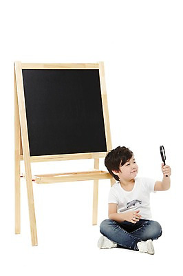 포토 JPG 스튜디오촬영 전신 라이프스타일 응시 어린이교육 교육 남자 어린이라이프 어린이 돋보기 알림판 실내 실험 한명 미소 웃음 들기 누끼 사람 앉기 동양인 소년 앞모습 칠판 유치원 유치원생 한국인 도구 관찰 남자만 남자한명만 어린이만 소년만 소년한명만 국내포토 1 시선 뷰포인트 모션 표정 인종 내부 생활 파일형식