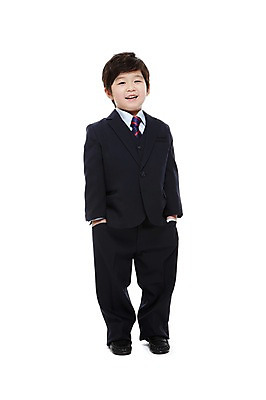 포토 JPG 스튜디오촬영 전신 라이프스타일 남자 어린이라이프 어린이 비즈니스 실내 한명 서기 미소 웃음 누끼 사람 동양인 정장 소년 앞모습 유치원 유치원생 한국인 비즈니스맨 키즈비즈니스 남자만 남자한명만 어린이만 소년만 소년한명만 국내포토 1 옷 교육 뷰포인트 모션 표정 인종 내부 생활 직장인 파일형식