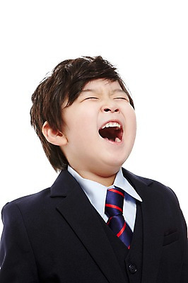 포토 JPG 스튜디오촬영 라이프스타일 남자 어린이라이프 어린이 비즈니스 실내 입벌림 한명 미소 웃음 누끼 사람 동양인 정장 소년 상반신 앞모습 눈감음 유치원 유치원생 한국인 비즈니스맨 키즈비즈니스 남자만 남자한명만 어린이만 소년만 소년한명만 국내포토 1 옷 교육 뷰포인트 모션 표정 인종 내부 생활 직장인 파일형식