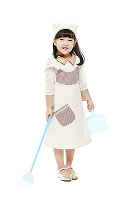 포토 JPG 스튜디오촬영 전신 라이프스타일 여자 어린이라이프 어린이 구두 놀이 실내 두건 한명 서기 미소 웃음 들기 누끼 사람 동양인 소녀 앞모습 앞치마 유치원 유치원생 한국인 청소도구 빗자루 청소 소꿉놀이 쓰레받기 소꿉장난 여자만 여자한명만 어린이만 소녀만 소녀한명만 국내포토 1 교육 뷰포인트 신발 모션 표정 인종 내부 생활 도구 파일형식