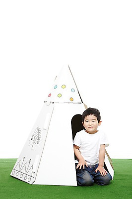 포토 JPG 스튜디오촬영 전신 라이프스타일 남자 어린이라이프 어린이 놀이 실내 한명 미소 웃음 누끼 사람 앉기 동양인 소년 잔디 앞모습 유치원 유치원생 한국인 무릎꿇기 인디언집 남자만 남자한명만 어린이만 소년만 소년한명만 국내포토 식물 1 교육 뷰포인트 모션 표정 인종 내부 생활 파일형식