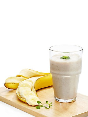 포토 JPG 스튜디오촬영 식물 음료 음식 조각 과일 잔 도마 바나나 실내 사람없음 장식 컵 주스 과일주스 허브 바나나껍질 바나나주스 애플민트 국내포토 식기 주방용품 내부 껍질 민트 파일형식