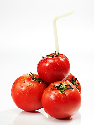 포토 JPG 스튜디오촬영 음료 음식 컬러 잎 토마토 채소 실내 빨대 사람없음 빨간색 주스 야채주스 즙 꽂음 야채즙 채소즙 토마토주스 국내포토 식물 내부 파일형식