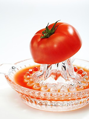 포토 JPG 스튜디오촬영 음료 음식 컬러 조각 잎 토마토 채소 단면 실내 근접촬영 사람없음 빨간색 주스 야채주스 즙 슬라이스 과즙기 야채즙 채소즙 토마토주스 국내포토 식물 뷰포인트 내부 파일형식