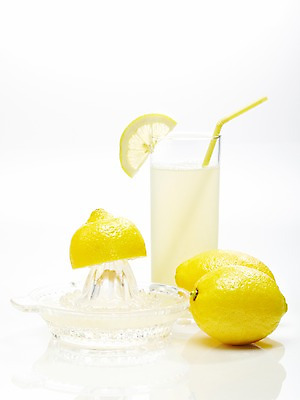 포토 JPG 스튜디오촬영 음료 음식 조각 과일 단면 잔 실내 빨대 사람없음 장식 컵 주스 과일주스 즙 레몬 레모네이드 과즙 과즙기 레몬즙 국내포토 식기 내부 에이드 파일형식