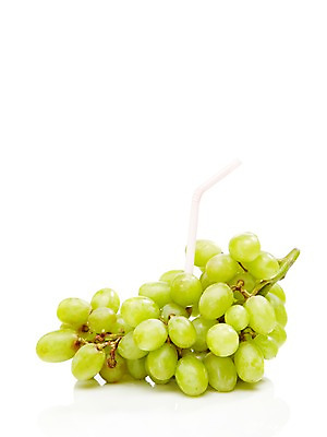 포토 JPG 스튜디오촬영 음료 음식 과일 포도 실내 빨대 누끼 사람없음 주스 과일주스 즙 청포도 꽂음 과즙 포도주스 국내포토 내부 파일형식