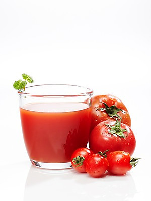 포토 JPG 스튜디오촬영 식물 음료 음식 컬러 잎 토마토 채소 방울토마토 잔 실내 사람없음 장식 컵 빨간색 주스 야채주스 즙 허브 애플민트 야채즙 채소즙 토마토주스 국내포토 식기 내부 민트 파일형식