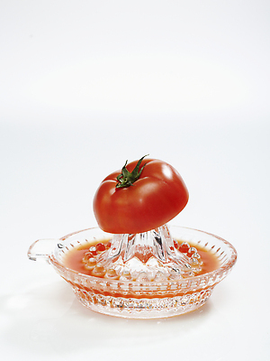 포토 JPG 스튜디오촬영 음료 음식 컬러 조각 잎 토마토 채소 단면 실내 사람없음 빨간색 주스 야채주스 즙 슬라이스 과즙기 야채즙 채소즙 토마토주스 국내포토 식물 내부 파일형식