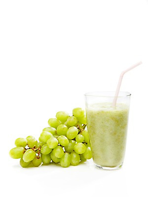 포토 JPG 스튜디오촬영 음료 음식 과일 포도 잔 실내 빨대 누끼 사람없음 컵 주스 과일주스 즙 청포도 꽂음 과즙 포도주스 국내포토 식기 내부 파일형식