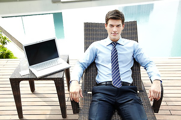 포토 JPG 주간 서양인 외국인 백인 해외기획촬영 직업 라이프스타일 2012년태국 남자 맨라이프 비즈니스 탁자 휴식 야외수영장 수영장 한명 사람 정장 20대 성인 야외 앞모습 비즈니스라이프 노트북 컴퓨터 하이앵글 눕기 풀장 직장인 비즈니스맨 물컵 선베드 남자만 남자한명만 성인남자만 청년만 청년남자만 청년남자한명만 성인한명만 성인남자한명만 성인만 국내포토 자연요소 1 옷 뷰포인트 가구 컨셉 의자 모션 인종 청년 생활 컵 전자제품 파일형식