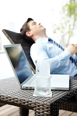 포토 JPG 주간 서양인 외국인 나무 식물 백인 해외기획촬영 직업 라이프스타일 2012년태국 남자 맨라이프 비즈니스 탁자 휴식 야외수영장 수영장 한명 사람 정장 상반신 20대 성인 야외 옆모습 아웃포커스 비즈니스라이프 노트북 컴퓨터 눕기 풀장 눈감음 잠 직장인 비즈니스맨 물컵 선베드 낮잠 남자만 남자한명만 성인남자만 청년만 청년남자만 청년남자한명만 성인한명만 성인남자한명만 성인만 국내포토 자연요소 1 옷 뷰포인트 가구 컨셉 의자 모션 촬영기법 인종 청년 생활 컵 전자제품 파일형식