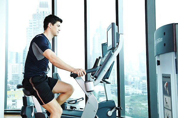 포토 JPG 주간 서양인 외국인 백인 해외기획촬영 라이프스타일 응시 2012년태국 남자 맨라이프 몸매관리 창문 실내 건강 한명 사람 앉기 20대 성인 취미 옆모습 운동복 운동 건강관리 자전거 헬스사이클 운동기구 헬스 헬스장 기구 도구 남자만 남자한명만 성인남자만 청년만 청년남자만 청년남자한명만 성인한명만 성인남자한명만 성인만 국내포토 자연요소 1 시선 옷 뷰포인트 다이어트 모션 관리 인종 청년 내부 생활 바이크 파일형식