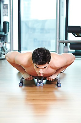 포토 JPG 주간 전신 서양인 외국인 백인 해외기획촬영 라이프스타일 2012년태국 남자 엎드리기 맨라이프 몸매관리 창문 근육 상의탈의 실내 건강 한명 사람 20대 성인 취미 앞모습 운동복 운동 건강관리 운동기구 헬스 헬스장 기구 도구 팔굽혀펴기 근육질 푸쉬업바 남자만 남자한명만 성인남자만 청년만 청년남자만 청년남자한명만 성인한명만 성인남자한명만 성인만 맨몸운동 국내포토 자연요소 1 옷 뷰포인트 다이어트 모션 탈의 관리 인종 청년 내부 생활 몸매 파일형식